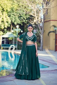 ชุดกระโปรงงานเฉลิมฉลอง Heirloom Rangoli Crush พร้อมผ้าคาดเอวปักเลื่อมระยิบระยับ ผ้าคลุมเจ้าสาวแบบพลิ้วไหว ผ้าสำหรับเสื้อสั่งตัดพิเศษ - Product Image 1