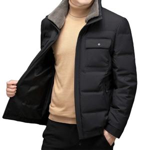 Veste matelassée noire personnalisée pour homme, col montant, fermeture éclair, poches avant, doublure en fausse fourrure, coupe-vent, hiver, décontractée, épaisse, en polyester - Product Image 2