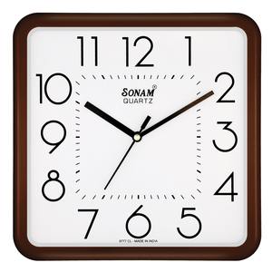 Reloj de Pared Dorado de Excelente Calidad y Elegante Diseño para Oficina, Dormitorio o Sala de Estar, con Números Fáciles de Leer, Disponible para la Venta - Product Image 3