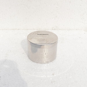 Bocaux à bougies vides en acier inoxydable en vrac avec bougeoirs en métal de conception gravée pour bougies de cire de soja de Noël - Product Image 5