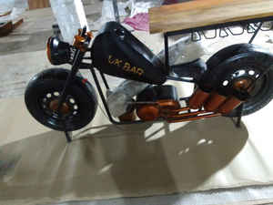 Consola de barra de hierro para motocicleta hecha a mano con diseño moderno, exhibición de automóvil indio antiguo único, exhibición de mostrador de bar para eventos de Hotel en casa - Product Image 3