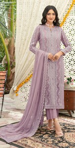 Dhwaja Export - Ensemble semi-couture en mousseline avec broderie fil et travail de sequins, style moderne pour mariages et occasions festives - Product Image 3