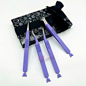 Pince à épiler classique pour extension de cils Pince à épiler en gros avec papillon sur le fond Couleurs personnalisées et pince à cils avec logo personnalisé - Product Image 3