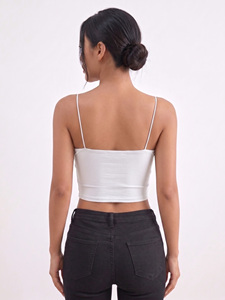 Haut court pour femme à bretelles spaghetti, col carré, coupe ajustée élastique, toutes saisons, couleur unie, style Baby Tee personnalisé, sans manches, chemisier court - Product Image 2