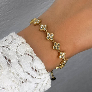 Bracelet ajustable avec charme trèfle à quatre feuilles en cristal brillant et strass pour femme et fille - Product Image 3