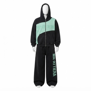 Ensemble survêtement streetwear pour homme, noir et vert menthe, avec sweat à capuche zippé et pantalon large, empiècements colorblock et détails strass, personnalisable OEM ODM - Product Image 3