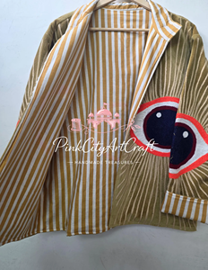 Chaqueta de Mujer de Terciopelo Verde Oliva Hecha a Mano con Parches de Ojo Turco y Bordado Dorado Estriado, Transpirable y Ecológica Acolchada - Product Image 3