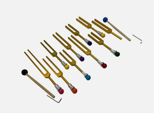 Juego de 9 Diapasones Secret Solfeggio Gold con Símbolo Om y Cuentas Extraíbles - Product Image 6