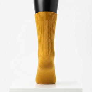 Service OEM, prix de gros, chaussettes de couleur unie, chaussettes de sport respirantes et confortables, chaussettes longues de sport - Product Image 4
