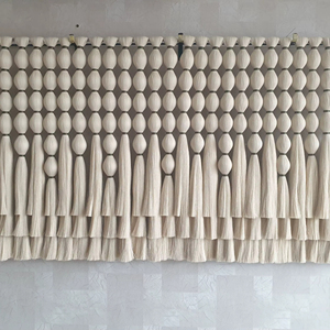 Tapiz de macramé hecho a mano con borlas para colgar en la pared, ideal para sala de estar, dormitorio y entrada, decoración boho, venta al por mayor desde India. - Product Image 1