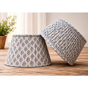 Abat-jour en lin à imprimé botanique bleu |   Abat-jour plissé en tissu beige naturel |   Abat-jour décoratif pour table, sol et lampe suspendue - Product Image 1