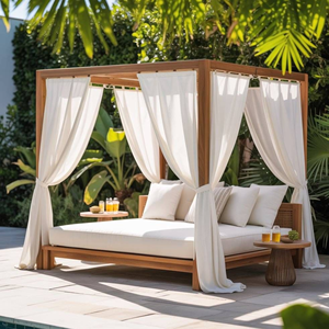 Lit de repos en teck de qualité supérieure – Lit à baldaquin d'extérieur avec rideaux pour villas, complexes hôteliers et hôtels - Product Image 1