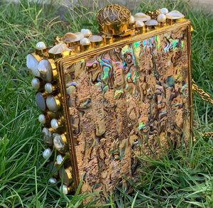 Pochette pour femmes en laiton et nacre, pochette en laiton et nacre faite à la main pour femmes par LUXURY CRAFTS - Product Image 2