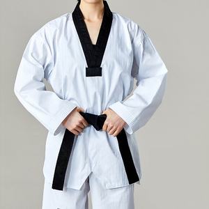 Uniforme de Taekwondo de ajuste personalizado con opciones de impresión de logotipo Traje ligero y duradero para entrenar artes marciales profesionales - Product Image 2
