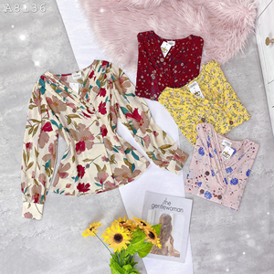 Blusa Elegante con Estampado Floral para Mujer, con Cuello en V Cruzado Plisado y Hombros Fruncidos, para Minoristas de Moda Boutique - Product Image 4