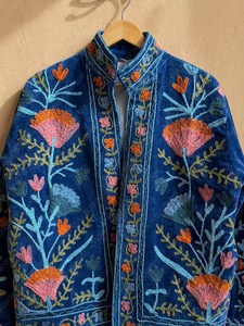 เสื้อแจ็คเก็ตบอมเบอร์กำมะหยี่ปักลายดอกไม้แบบวินเทจ Suzani แบบสองด้าน ขายส่ง - เป็นมิตรกับสิ่งแวดล้อม กันลม สำหรับฤดูหนาว/ฤดูใบไม้ร่วง - Product Image 5