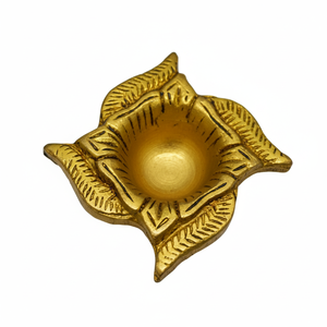 Diya de Latón Premium con Forma de Swastika – Deepak Tradicional para Puja, Templo en Casa y Decoración Festiva |   Paquete al por Mayor - Product Image 1