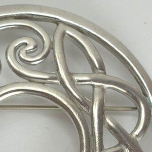 Broche Escocés con Patrón de Nudos Célticos Complejos, Broche Tradicional Vintage con Diseño de Tartán Escocés 2026 - Product Image 6