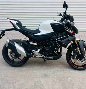Moto de rue haute performance 450NK, excellent état. Moteur bicylindre refroidi par liquide de 450 cm³, freins ABS et système intelligent - Product Image 2