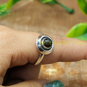 Anillo de Ónix Negro, Anillo de Plata de Ley 925, Anillo de Piedra Negra, Anillo Hecho a Mano, Joyería de Ónix Negro, Regalo de Navidad, Regalo de Cumpleaños para Mujer - Product Image 3