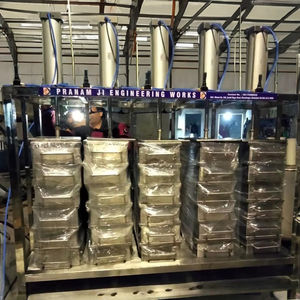 Prensa de paneles motorizada de 3 cabezales con servomotor y control PLC, máquina de prensado multifuncional de alta resistencia - Product Image 1