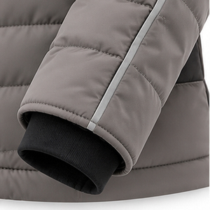 Chaqueta acolchada ligera gris para mujer, con cierre de cremallera, corte ajustado y cuello alto. - Product Image 6