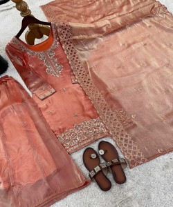 Ensemble haut, pantalon palazzo et dupatta en soie GMY avec broderie et perles, style fantaisie, vêtement ethnique, prix de gros, 85063 Rose clair perroquet - Product Image 3