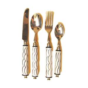 Ensemble de couverts en acier inoxydable au design moderne avec une prise en main confortable pour la maison, la cuisine et la restauration - Product Image 1