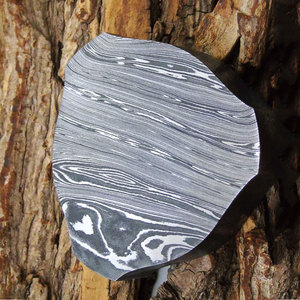 Cendrier décoratif en acier Damas, cendrier à cigarettes en métal lourd avec finition unique pour la maison et le bureau - Product Image 5