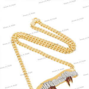 Pendentif Grill Fang serti de diamants avec accent rouge en moissanite, fabriqué en argent 925, pendentif de luxe Hip Hop - Product Image 3