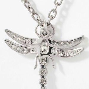 Collier libellule délicat en or blanc 14 carats avec diamant de laboratoire taillé de 0,60 ct, pendentif certifié IGI de qualité supérieure pour tous les jours et les fêtes - Product Image 4