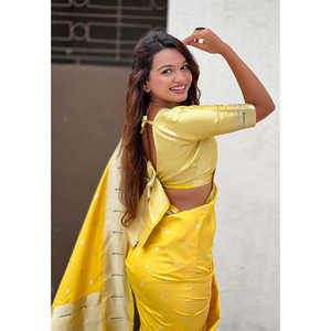 Sari de Seda Paithani Amarillo Pastel Elite Weaves con Diseño de Pavo Real y Loto Tejido con Zari, Prenda Tradicional para Fiestas, Sin Arrugas - Product Image 4