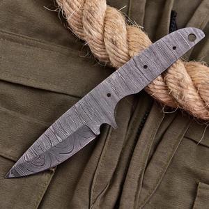 Cuchillo de Caza y Camping UA Supplies, Hoja de Acero de Damasco Forjada a Mano, Profesional e Industrial, Completamente Pulida, Punta Caída, Carbono - Product Image 1