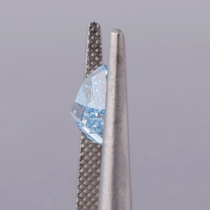เพชรเพาะเลี้ยงสีเขียวมรกต 4 กะรัต ระดับ Fancy Blue VVS1 รับรองโดย IGI ผลิตด้วยวิธี CVD คุณภาพการเจียระไน 3EX ยอดเยี่ยม ผู้จัดจำหน่าย B2B สำหรับผู้ค้าและผู้นำเข้าเพชร - Product Image 4