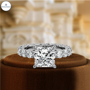 Bague de fiançailles minimaliste chrétienne en or jaune 14 carats avec diamant de laboratoire taille princesse 1,5 carat certifié IGI et pavé complet - Product Image 4
