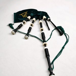 แบ็กไปป์คุณภาพสูง JB Hawks รุ่น Great Highland Bagpipe-001 สีงาช้าง พร้อมหัวแหวนแบบขัดเงา ตกแต่งด้วยลูกปัดอย่างประณีต - Product Image 1