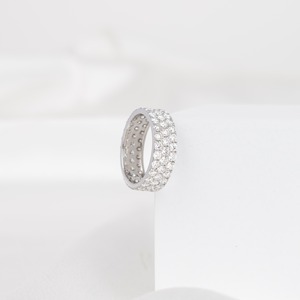 Anillo de Eternidad Minimalista de Oro de 14K con Tres Hileras de Diamantes de Laboratorio de Lujo de 0.04CT, 81 Piezas con Micropavé, Certificado IGI - Product Image 6