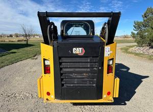 Cargadora de orugas diésel usada CAT 362D3 de 3 toneladas con cucharón frontal para construcción y trabajo agrícola - Product Image 3