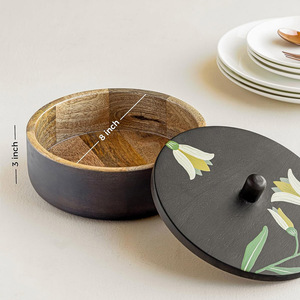 Olla de madera con tapa para servir comida caliente, construcción tradicional hecha a mano, elegante Utilidad de cocina Ideal para almacenamiento de alimentos en el hogar - Product Image 4