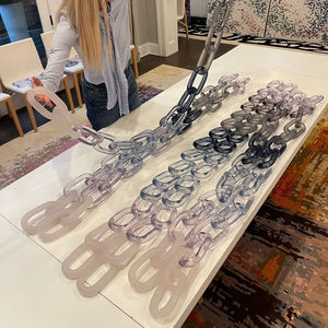 Arte en resina decorativo. El nuevo diseño colorido de eslabones de cadena de resina, disponible en tamaño grande y pequeño, y con posibilidad de personalización. - Product Image 1