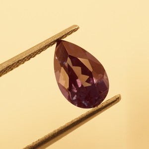 HAYAAT GEMS - Gema de Alejandrita Natural de 1.50 ct, Forma de Pera, Cambio de Color, para la Elaboración de Joyas - Product Image 3