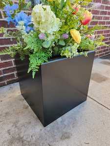 Modern <b>Rectangular</b> Iron Metal Durable Eco-Friendly Lightweight Planter Outdoor Indoor Flower <b>Pot</b> Decorative Garden Planter Box - Product Image 3
