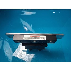 Vanne mini-à-garniture sous vide VAT 071512-VA24-AAZ2/1009, utilisée telle qu'elle est, pièces d'équipement semi-conducteur d'occasion - Product Image 2