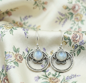 Pendientes Colgantes de Piedra Lunar Arcoíris, Plata de Ley 925, Pendientes de Aro Florales Bohemios, Joyería Hecha a Mano para Mujer, Regalo para Mujer, Mamá, Hermana - Product Image 3