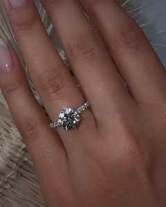 Bague de fiançailles solitaire en diamant de laboratoire rond 2 carats, vente en gros, or massif 14k 18k, bague de mariage droite minimaliste pour femme - Product Image 1
