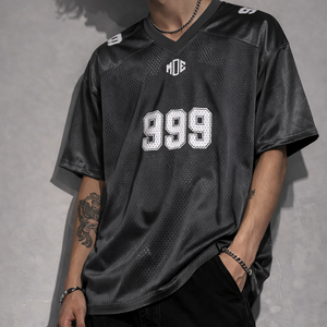 Camiseta de Fútbol Americano para Hombre, Color Rojo de Moda, Acabado Satinado, Cuello en V, Mangas con Rayas en Contraste, Número Personalizado, Ropa de Equipo, Proveedor OEM al por Mayor, EE. UU. - Product Image 2