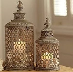 Lanterne à bougie en métal de luxe avec support en marbre, design floral découpé, décoration pour la maison et les mariages - Product Image 5