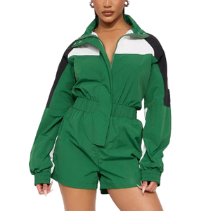 Survêtement vert color block pour femme, manches longues, demi-zip, coupe ample sportive, short respirant, idéal pour le printemps - Product Image 1