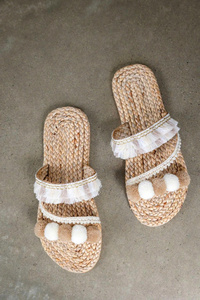 Export en gros de pantoufles et sandales de plage artisanales en jacinthe d'eau pour femmes, collection Resort Vietnam - Product Image 4