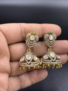 Pendientes Jhumka de Plata de Ley con Forma de Campana Vintage, Diseño de Pájaro, Ojos de Piedra Verde, Chapados en Oro para Bodas - Product Image 5